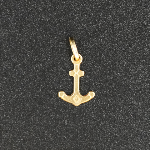10k Anchor Pendant