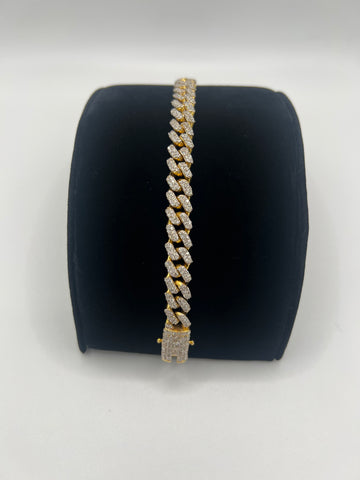 27.85g 10k Diamond Cuban Link Bracelet